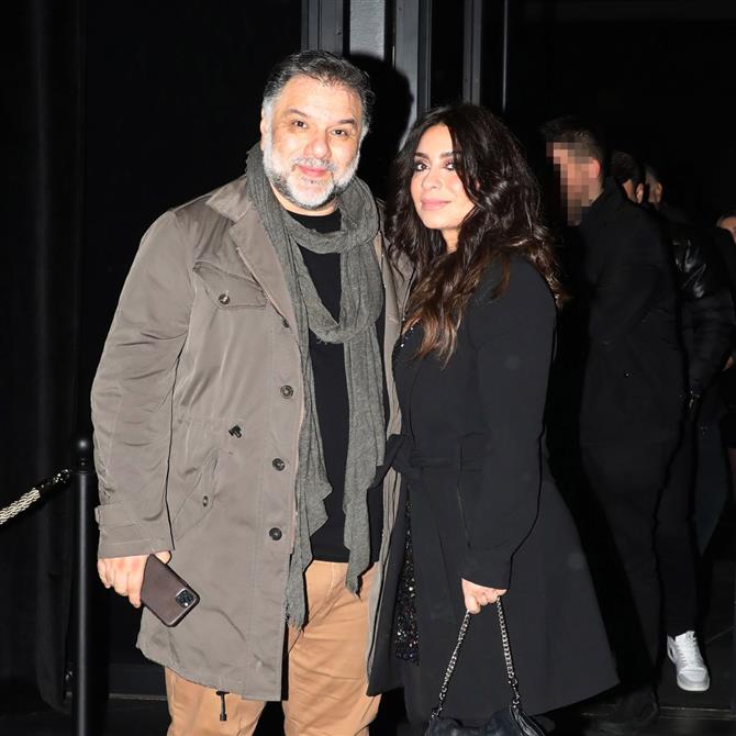 Γρηγόρης Αρναούτογλου: Η κοινή φωτογραφία με τη  Νάνσυ Αντωνίου και οι ευχές για "καλά Χριστούγεννα"