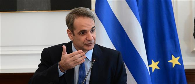 Ανασκόπηση Μητσοτάκη: Η παρέμβαση στις τράπεζες για προμήθειες και ακίνητα, οι τηλεματικές δίκες και η οδική ασφάλεια