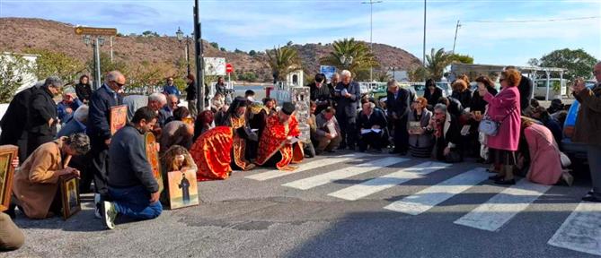 Ανομβρία - Πάτμος: Λιτανεία της Ιεράς Μονής και παράκληση για βροχή (εικόνες)