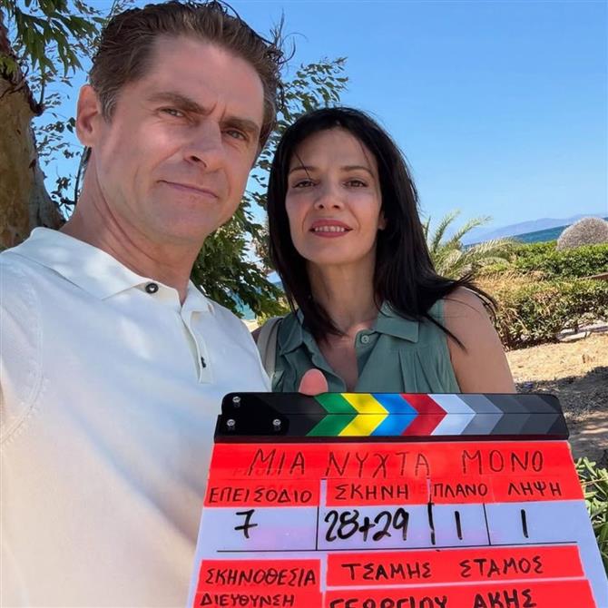 Δημήτρης Λάλος: Καλωσόρισε τον χειμώνα αγκαλιά με τη Μαριλίτα Λαμπροπούλου (φωτογραφία)