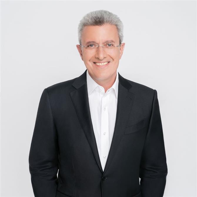 Ενώπιος Ενωπίω: Ο πασίγνωστος τραγουδιστής που θα βρεθεί καλεσμένος στην εκπομπή του Νίκου Χατζηνικολάου αυτή την εβδομάδα