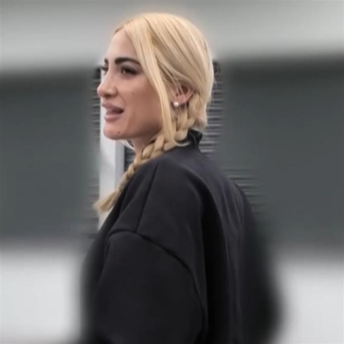 Ιωάννα Τούνη: Η πρώτη αντίδραση στην κάμερα μετά την ανταλλαγή "βολών" με τον Δημήτρη Αλεξάνδρου