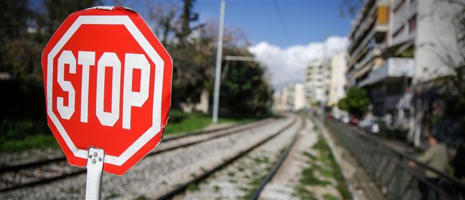 Θεσσαλονίκη: Συνελήφθη οδηγός λεωφορείου που αγνόησε τις κατεβασμένες μπάρες ενώ πλησίαζε τρένο