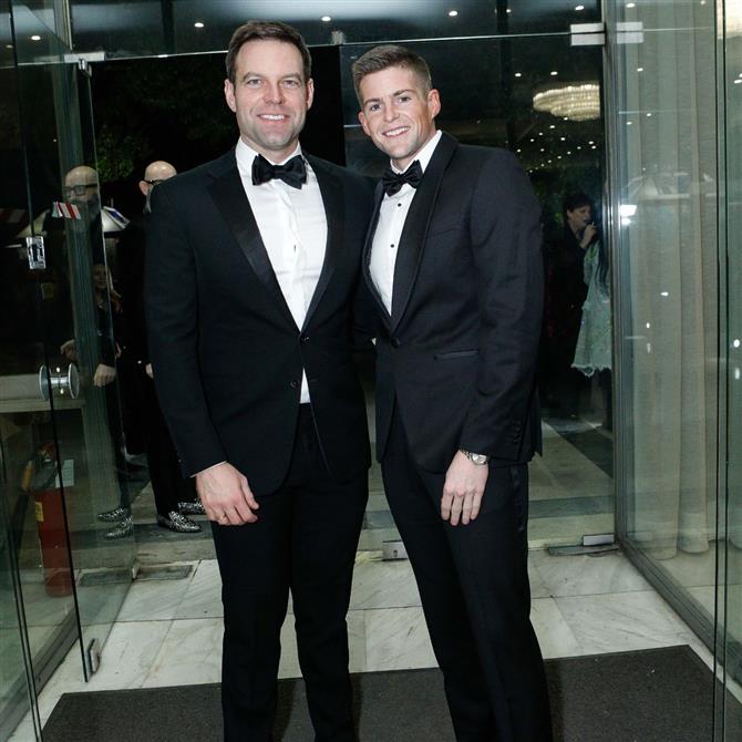 Στέφανος Κασσελάκης: Δημοσίευσε πρώτη φορά φωτογραφίες από τον γάμο του με τον Τάιλερ ΜακΜπέθ

