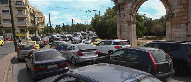 Αττική - Κυκλοφοριακό: Περνάμε “την μισή μέρα μας” στον δρόμο (βίντεο)