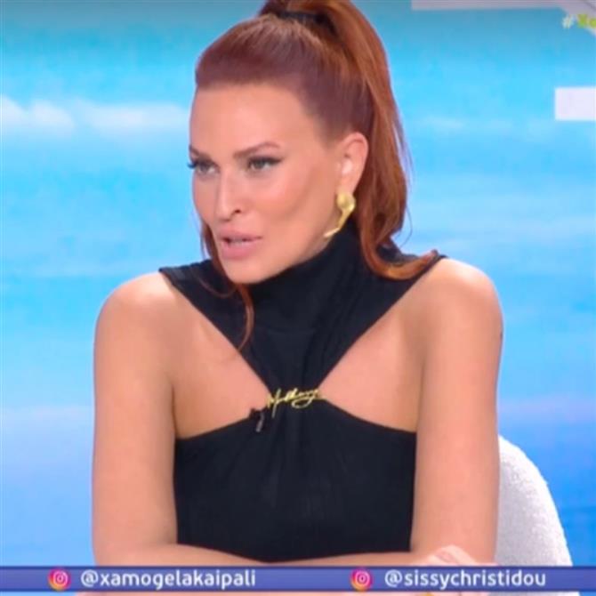 Σίσσυ Χρηστίδου: Το σχόλιο για την προσωπική ζωή της Φαίης Σκορδά & η on air ατάκα - "Άντε να παίρνουν σειρά κι άλλες"